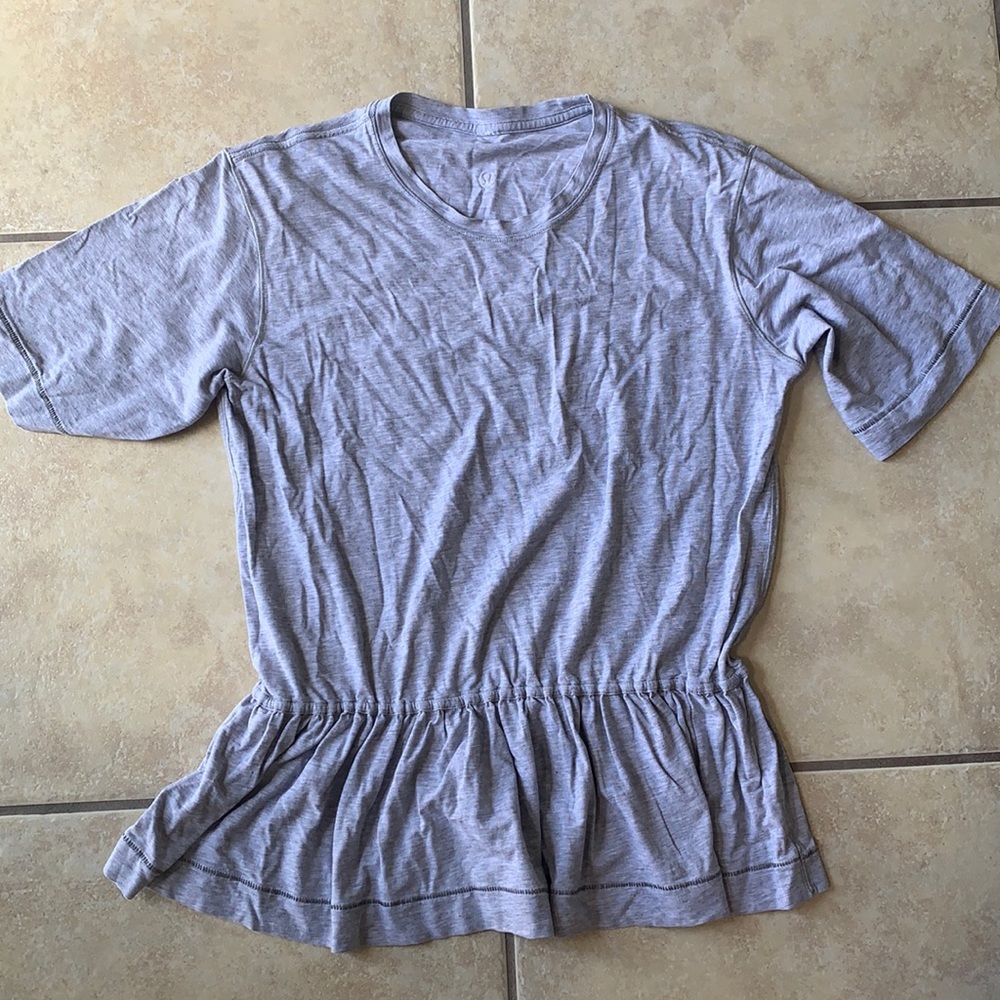 Lululemon peplum tee